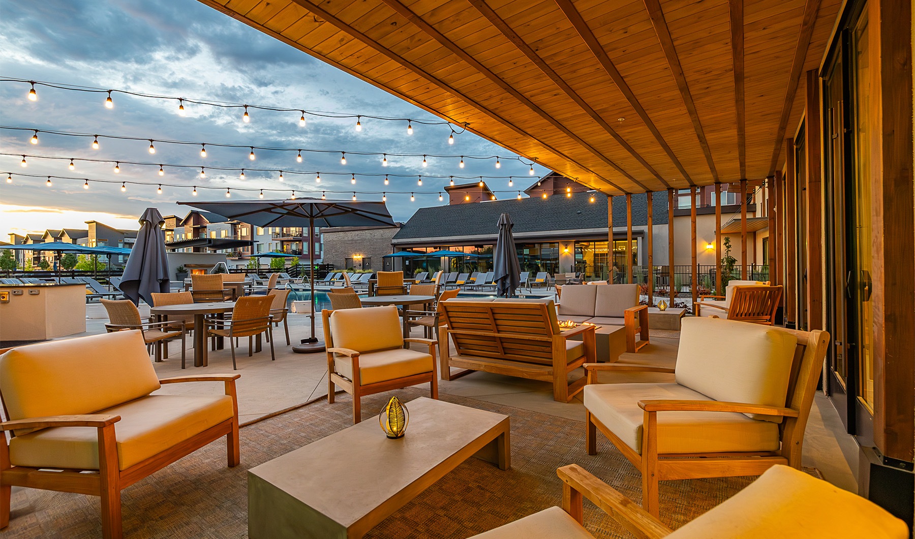 The Timbers at Harris Ranch outdoor resident lounge